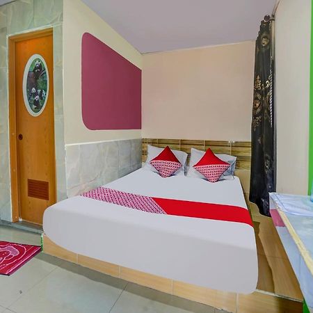 Oyo 90161 Hotel Lendosis Pipa Reja Angkatan 66 Palembang Exteriör bild