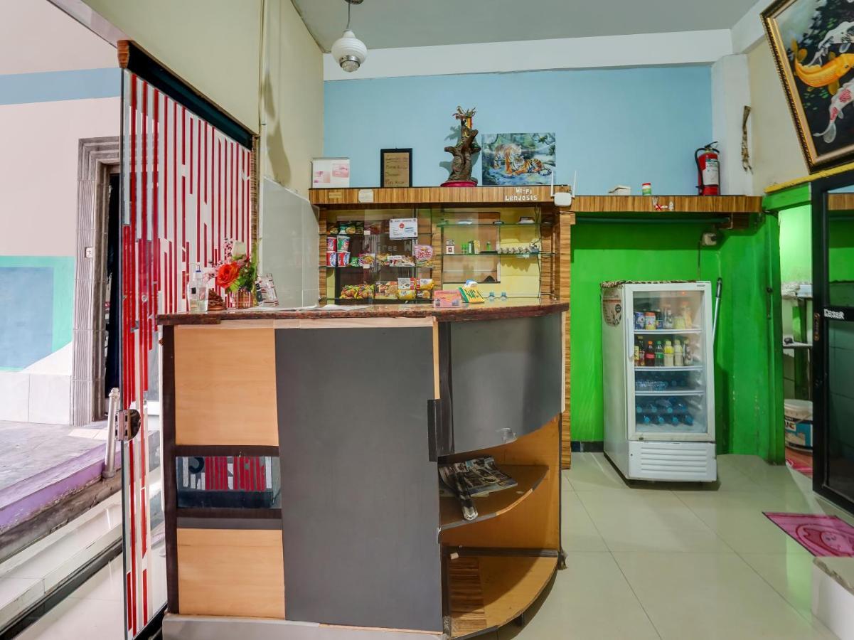 Oyo 90161 Hotel Lendosis Pipa Reja Angkatan 66 Palembang Exteriör bild