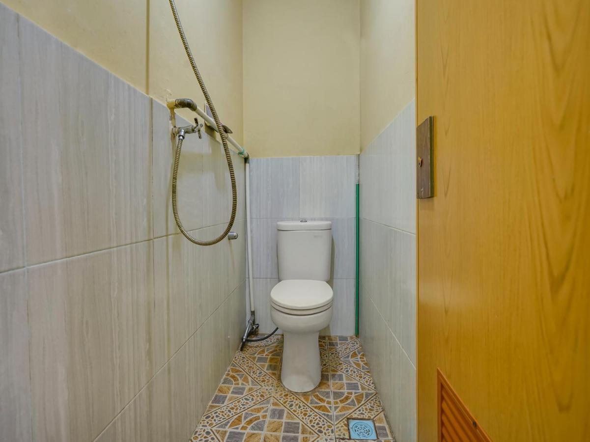 Oyo 90161 Hotel Lendosis Pipa Reja Angkatan 66 Palembang Exteriör bild